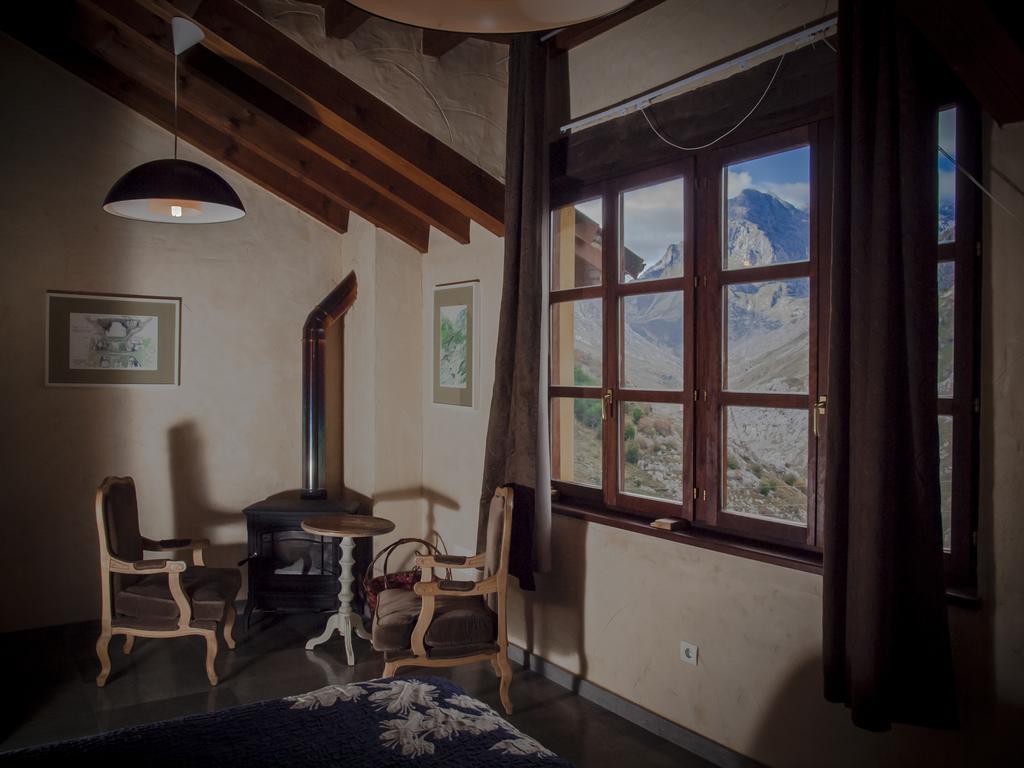 Casa Rural La Cabana Del Valleyu Sotres Zimmer foto